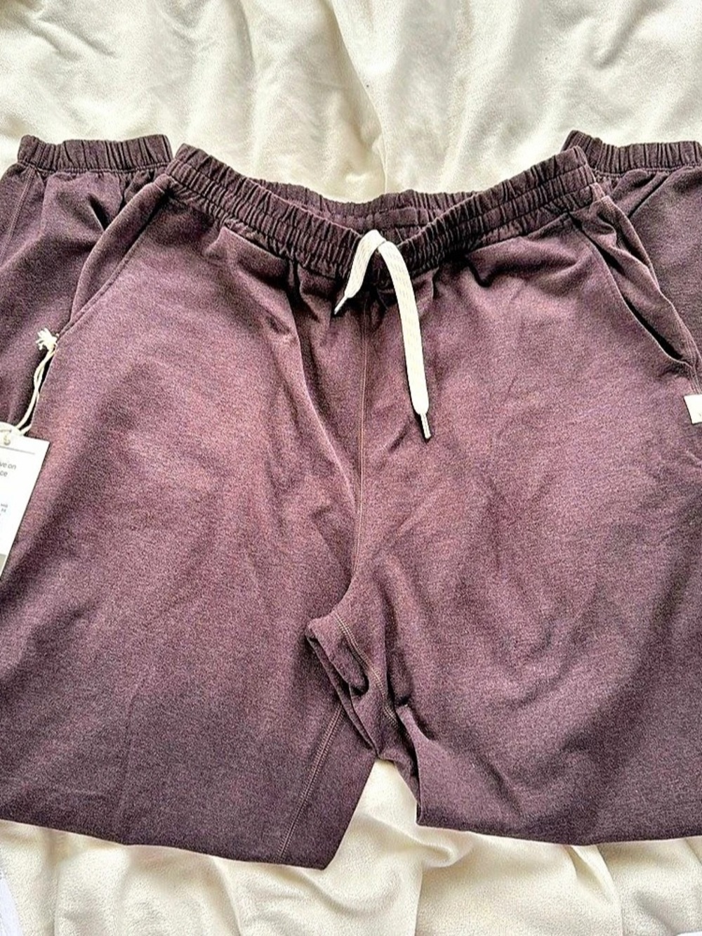 Vuori daily joggers burgundy heather NWT